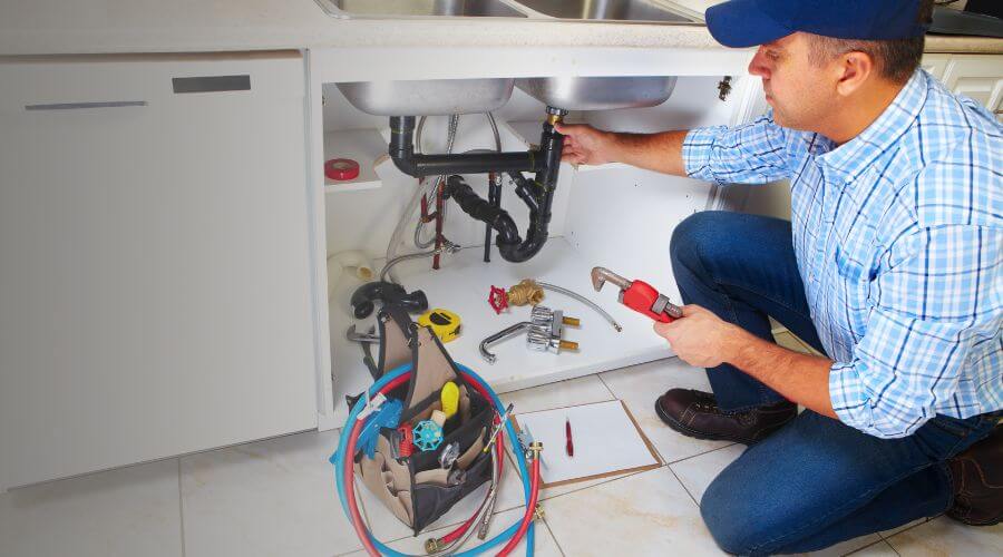 Expert burst pipe repair services in Elma, IA